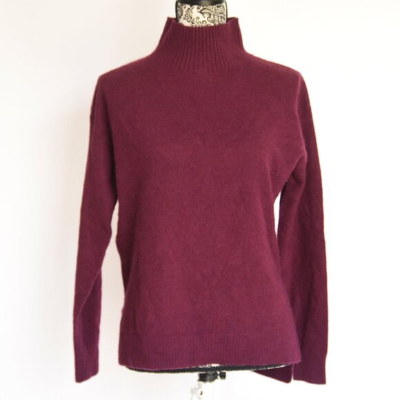 100% 2-Ply Cashmere Burgundy Sweater C by Bloomingdales Size Small - Picture 1 of 8